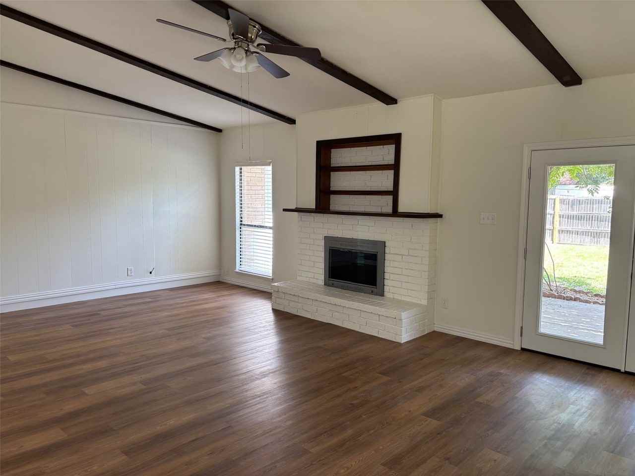 522 Woodhurst Dr - Photo 4 of 17