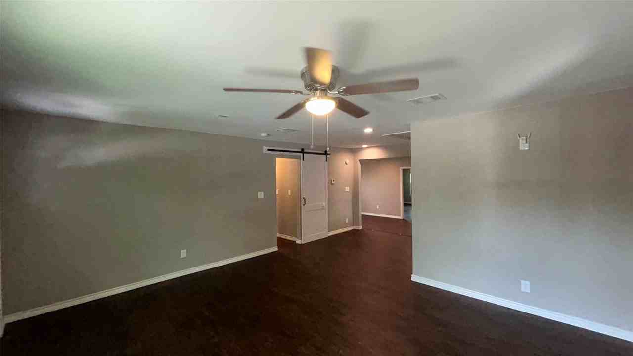 2816 Gordon Ave - Photo 3 of 25