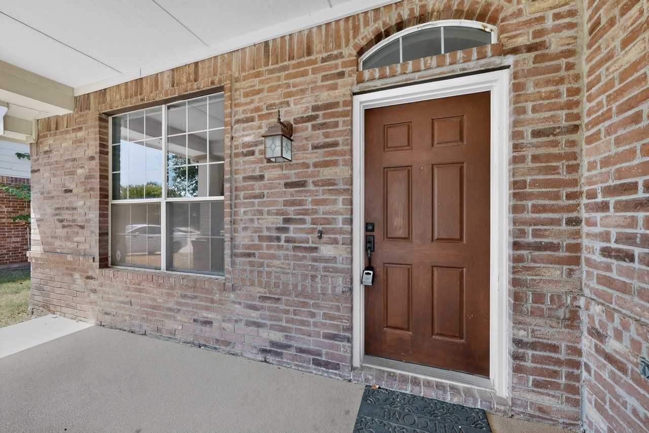 4184 Capstone Dr - Photo 2 of 39