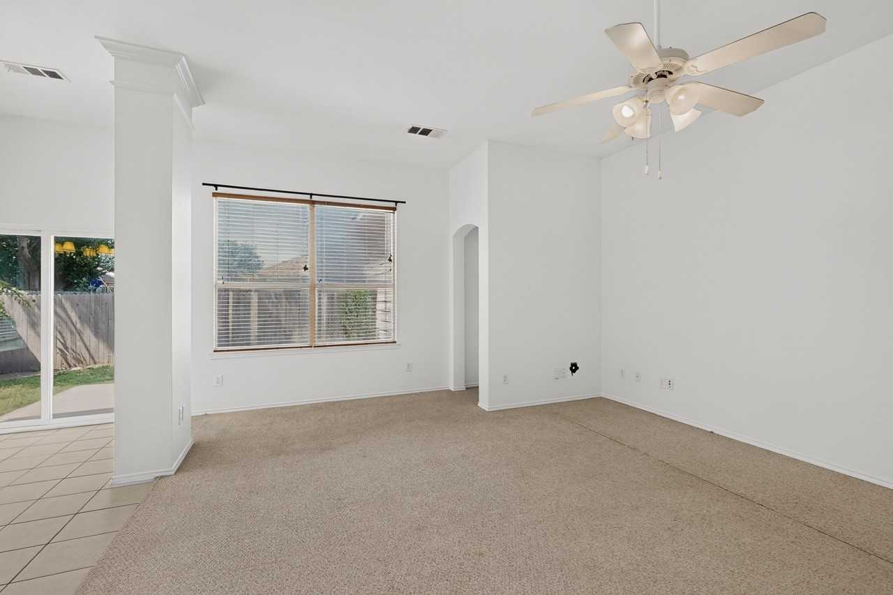 4184 Capstone Dr - Photo 7 of 39