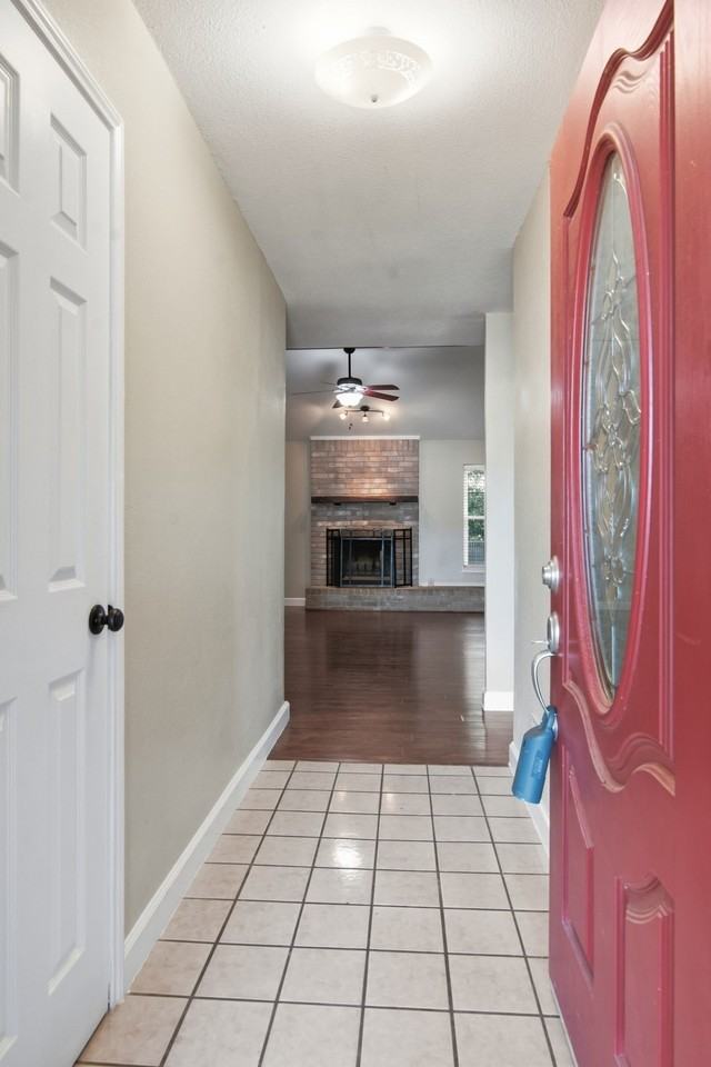 2502 Cranberry Ln - Photo 2 of 29