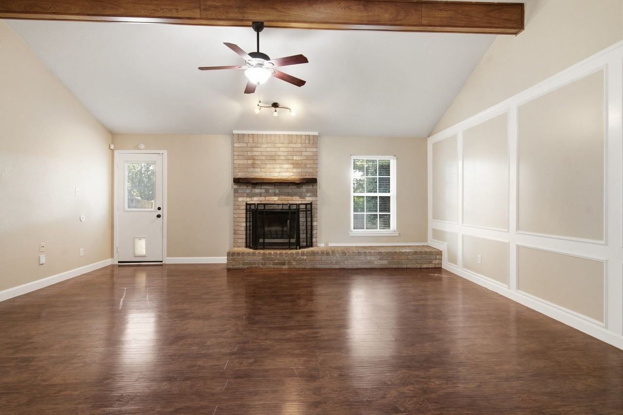 2502 Cranberry Ln - Photo 3 of 29