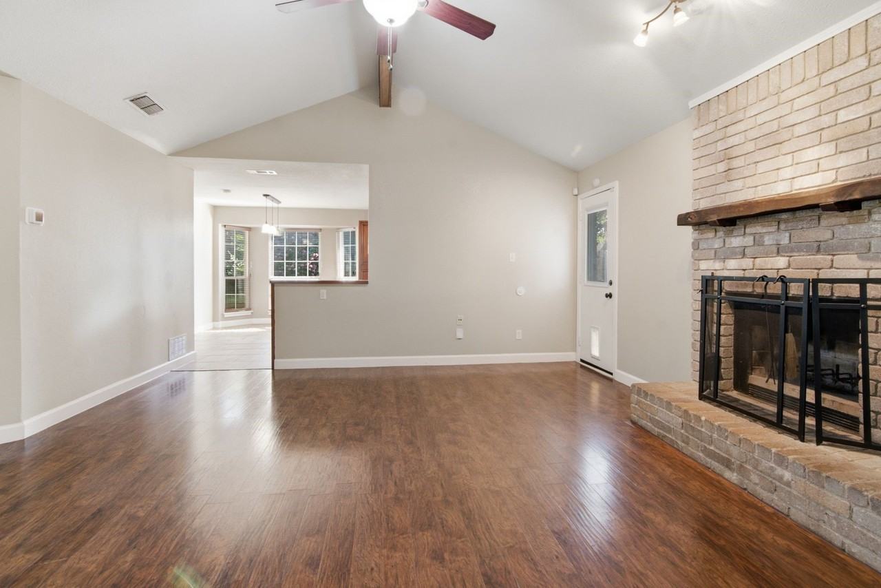 2502 Cranberry Ln - Photo 5 of 29