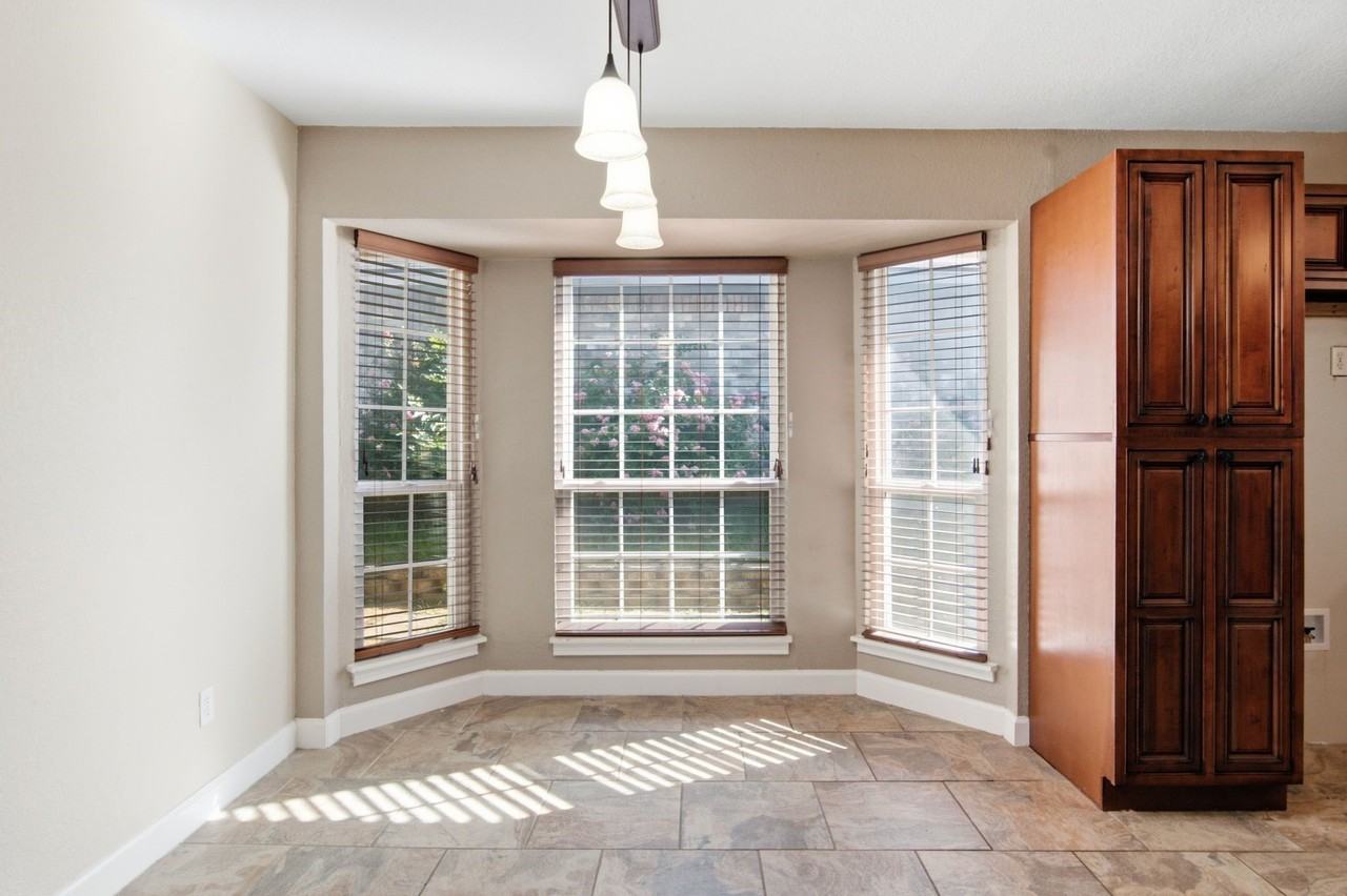 2502 Cranberry Ln - Photo 6 of 29