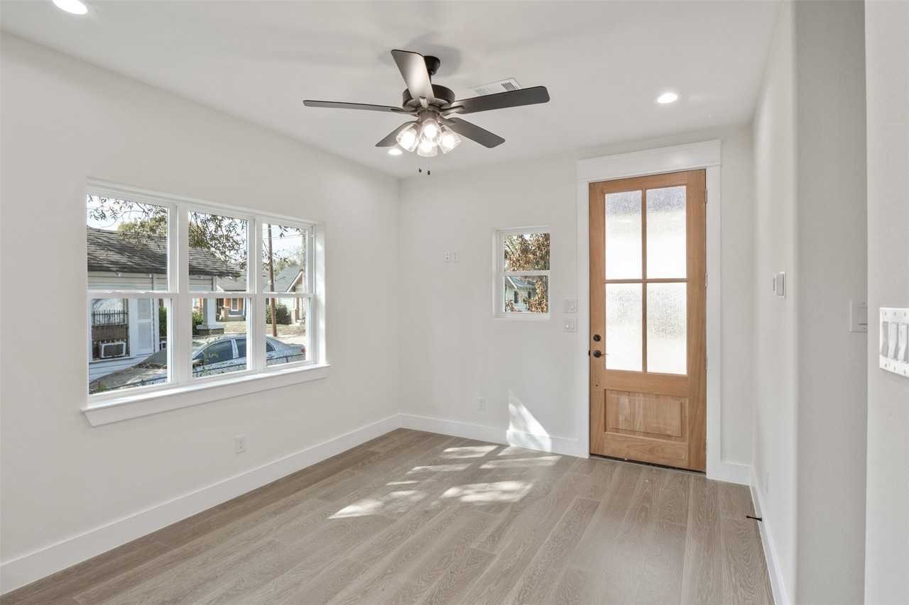2626 Burger Ave - Photo 4 of 16