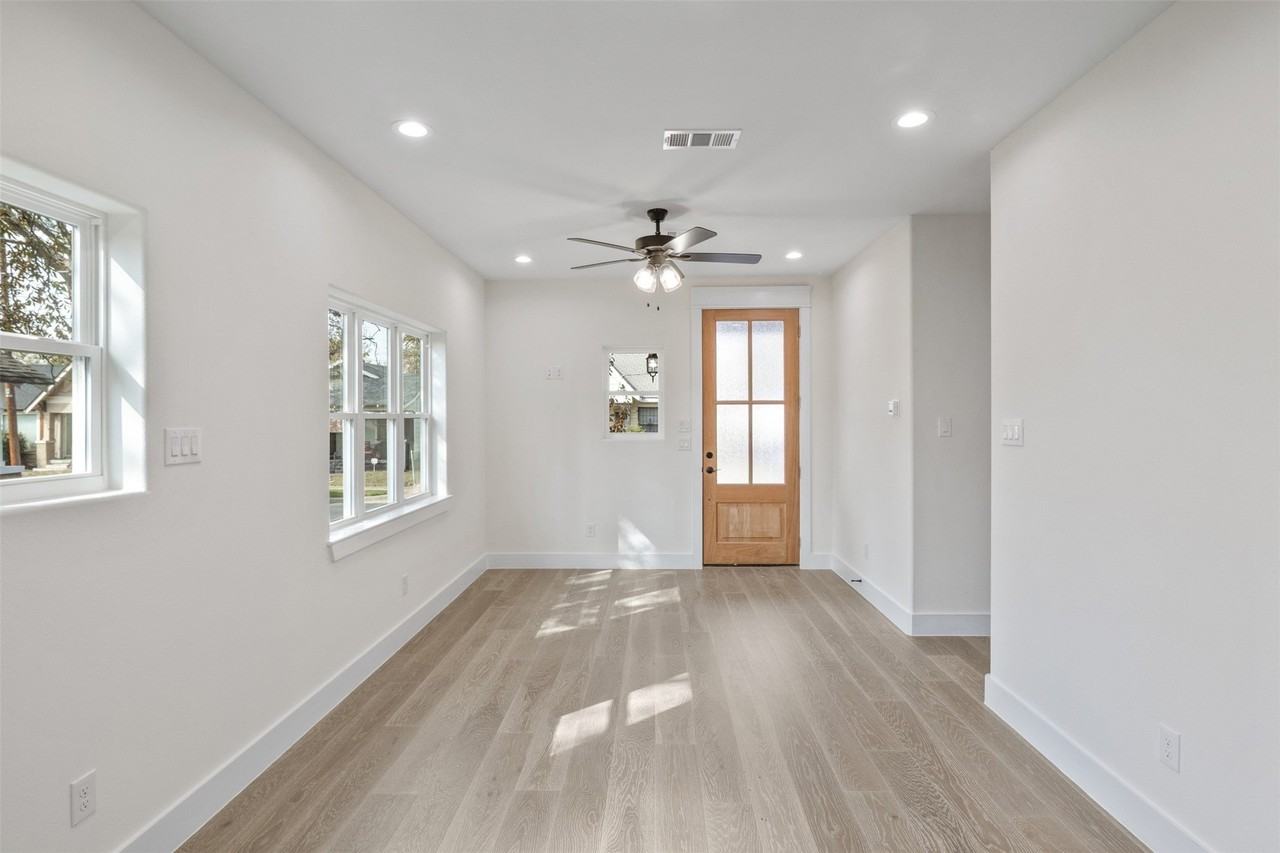 2626 Burger Ave - Photo 5 of 16