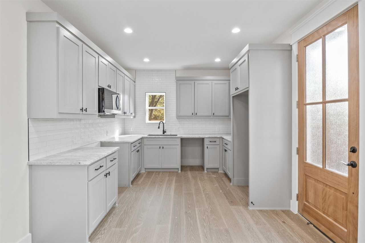 2626 Burger Ave - Photo 6 of 16