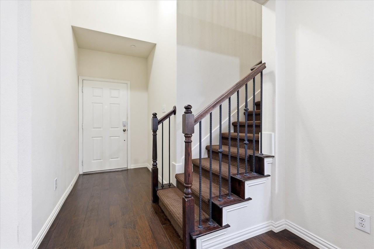 2649 Jacobson Dr - Photo 5 of 36