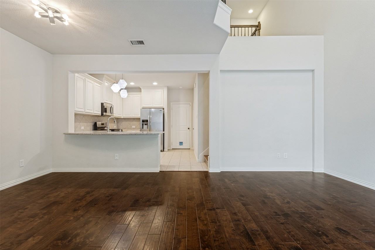 723 Matthew Pl - Photo 2 of 23