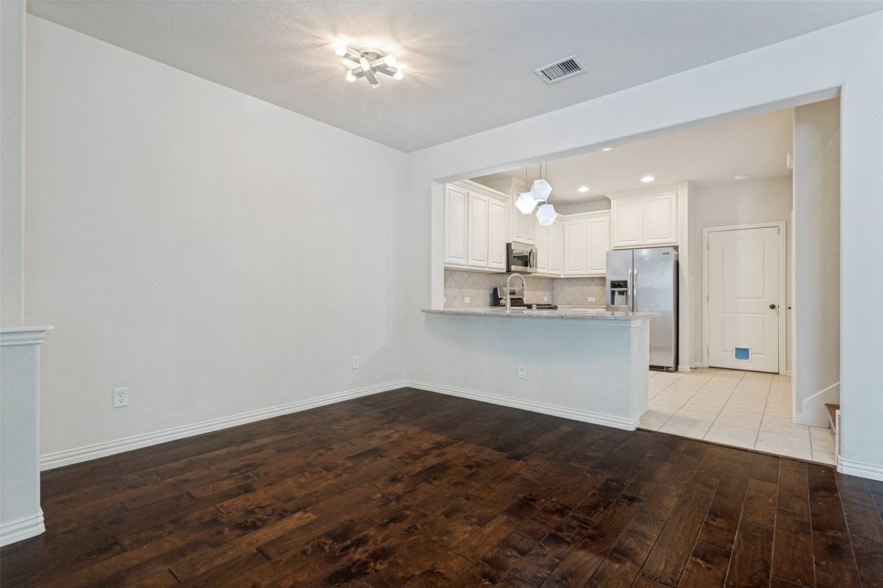 723 Matthew Pl - Photo 7 of 23