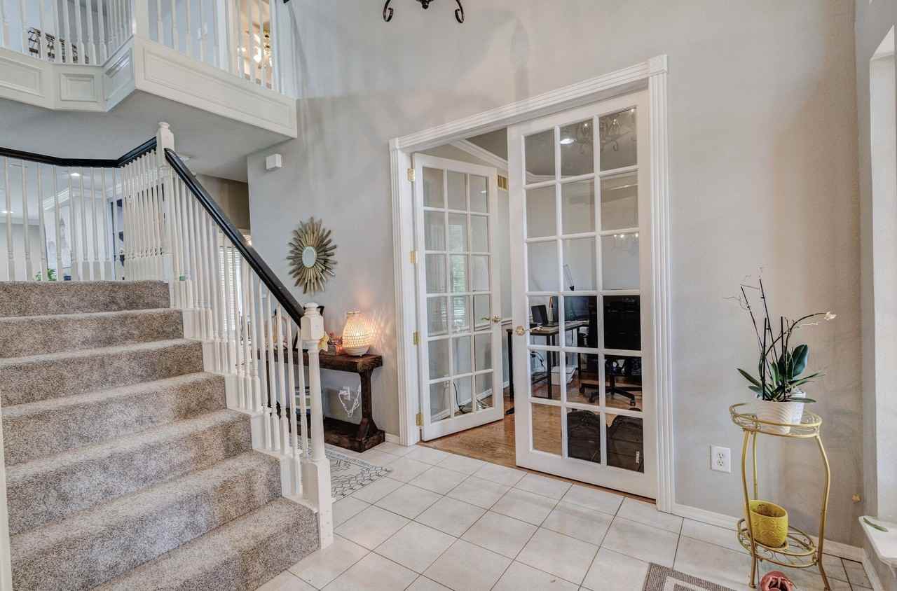 3204 Chaucer Ln - Photo 5 of 31