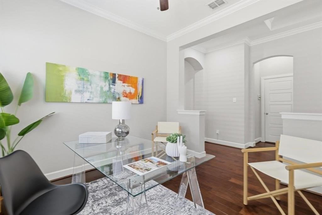 1533 8th St - Photo 4 of 18