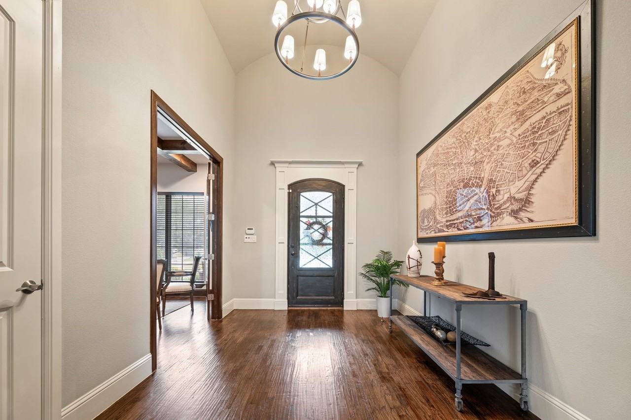 908 Lake Carillon Ln - Photo 5 of 40