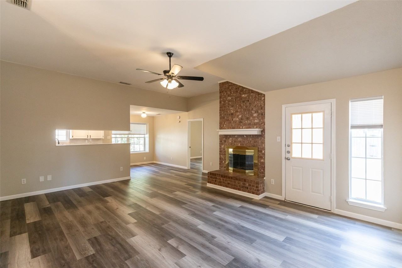 6025 Duchess Ave - Photo 5 of 31