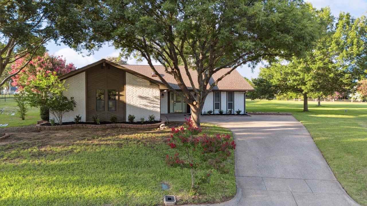1308 Clubhouse Ct - Photo 5 of 30