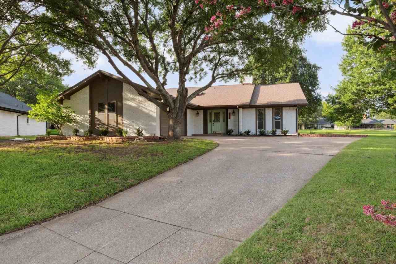 1308 Clubhouse Ct - Photo 7 of 30