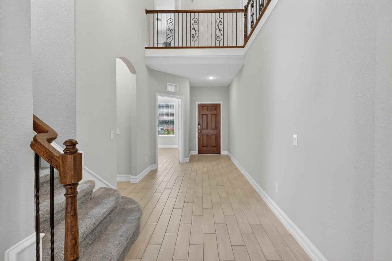 940 Crest Breeze Dr - Photo 4 of 40