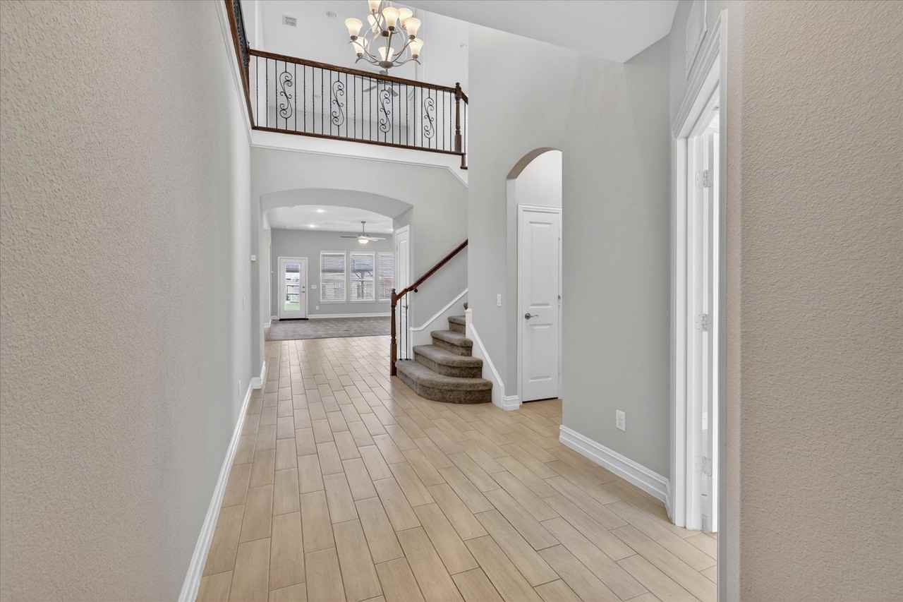940 Crest Breeze Dr - Photo 5 of 40