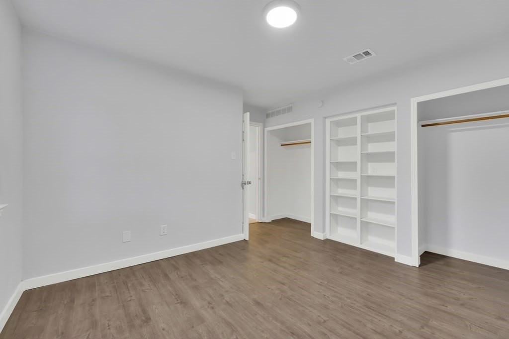 3057 Waterfront Cir - Photo 3 of 9