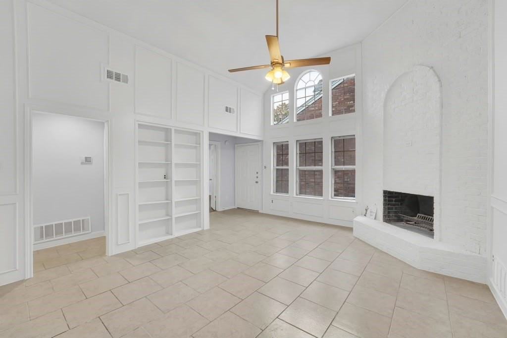 3057 Waterfront Cir - Photo 6 of 9