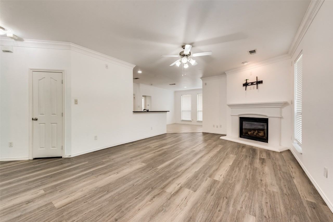 5900 Ozark Dr - Photo 5 of 24