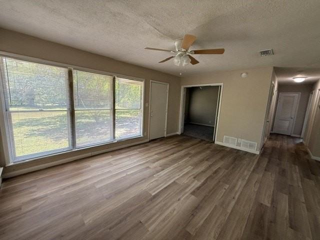 1273 S Pioneer Dr - Photo 3 of 15