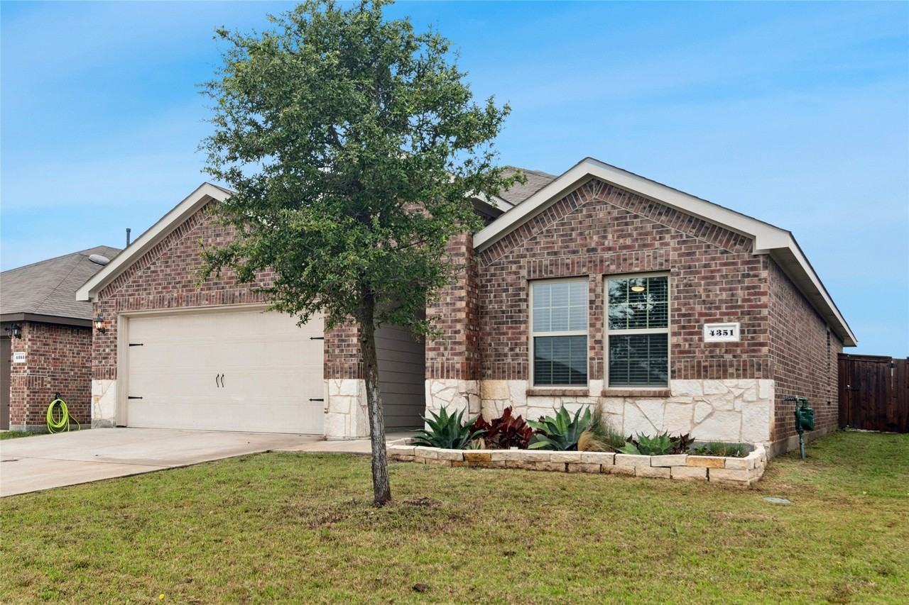 4351 Pyramid Dr - Photo 2 of 6