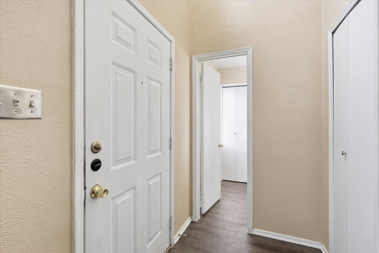 6733 Dandelion Dr - Photo 4 of 27