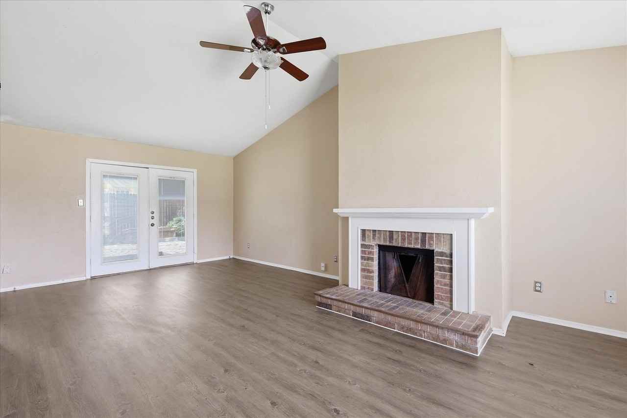 6733 Dandelion Dr - Photo 6 of 27