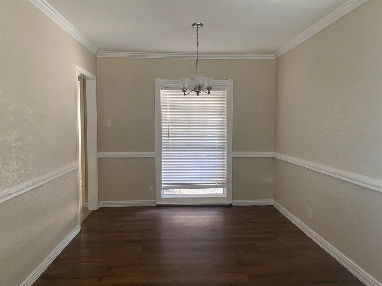 212 Washington St - Photo 7 of 29