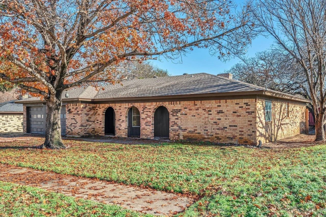6404 Simmons Rd - Photo 2 of 37
