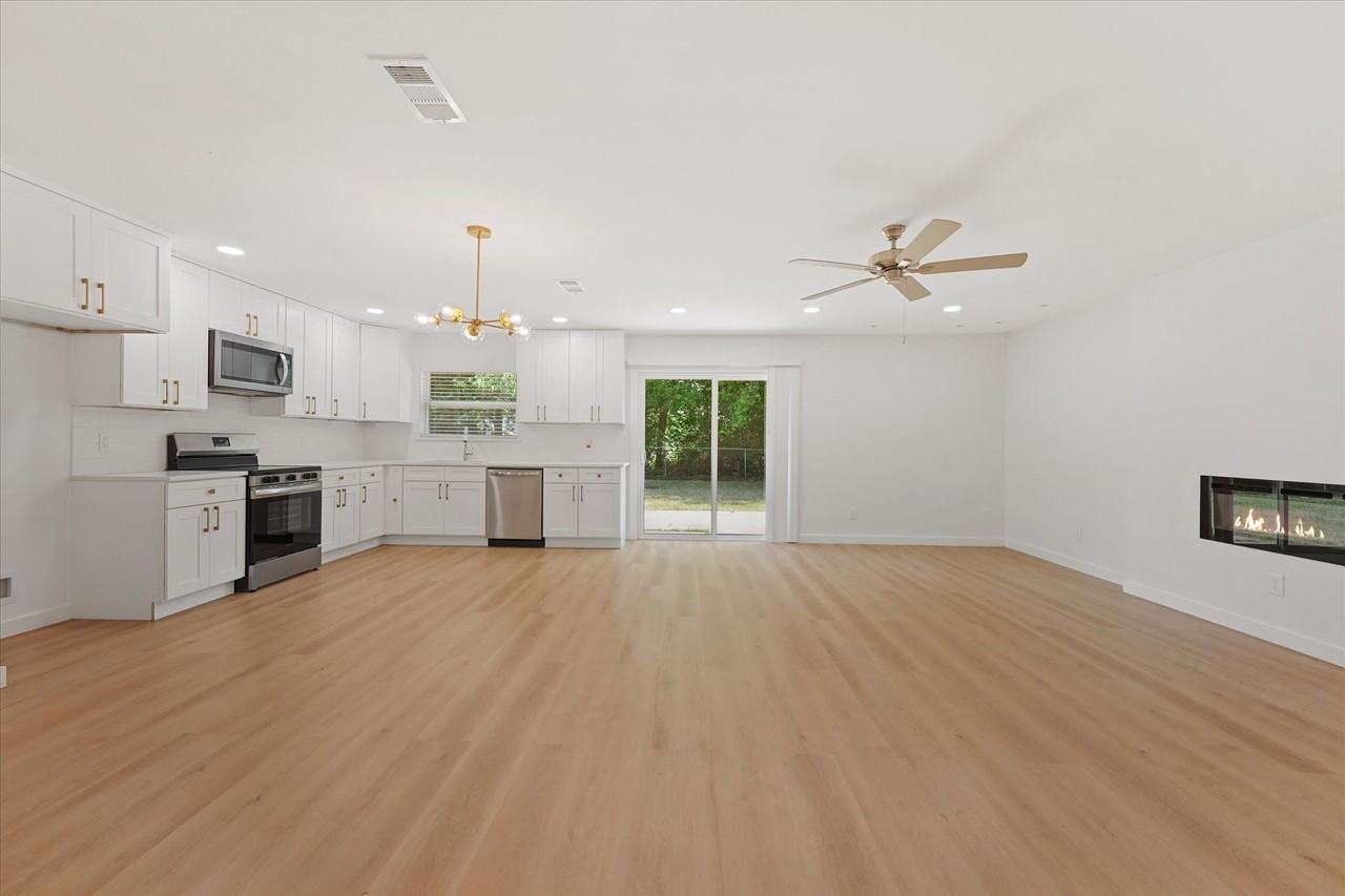 1317 California Trl - Photo 7 of 18