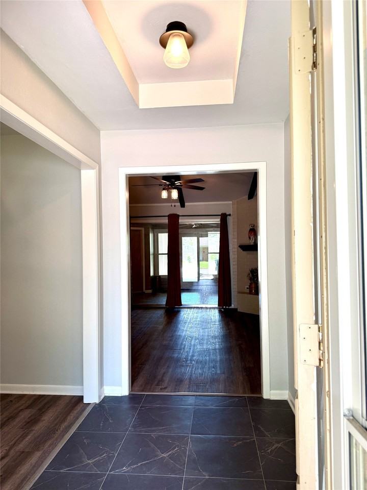 3005 Anthony Dr - Photo 6 of 38