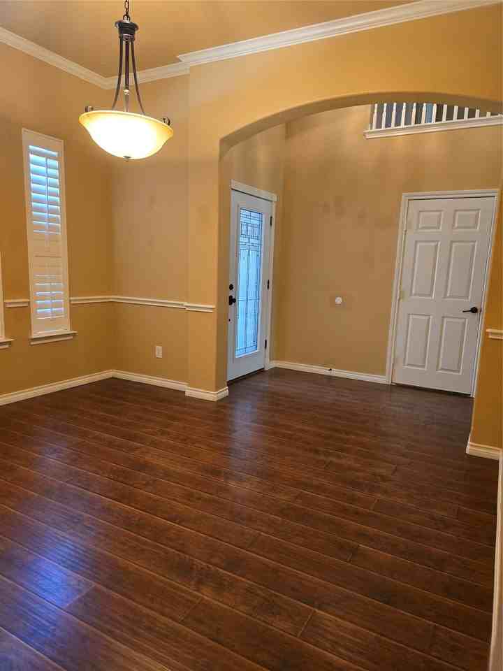 12113 Shadybrook Dr - Photo 5 of 20