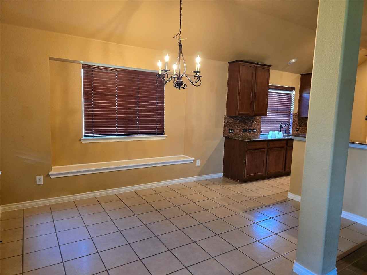 12113 Shadybrook Dr - Photo 7 of 20