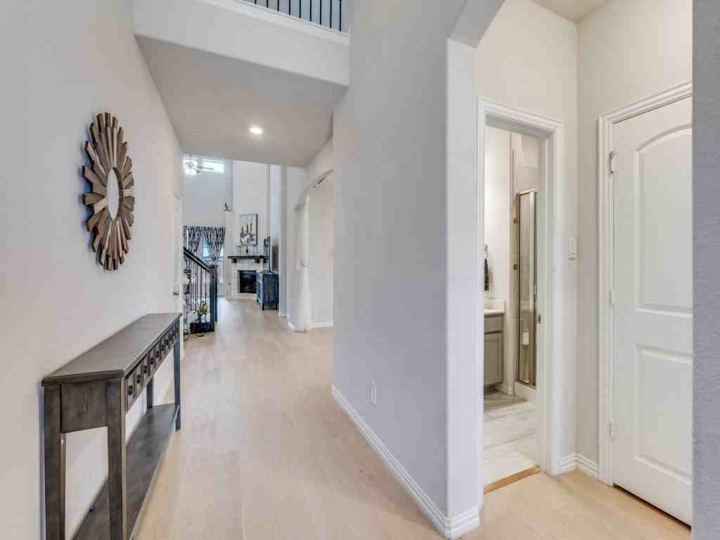 2094 Creekbluff Cir - Photo 3 of 31