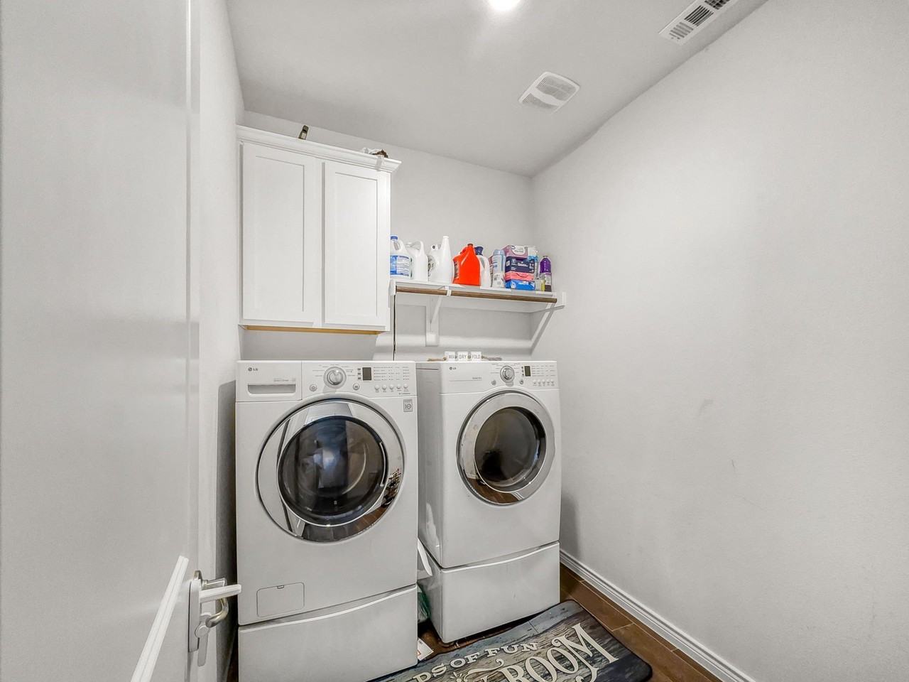 10415 Lone Star Way - Photo 5 of 24