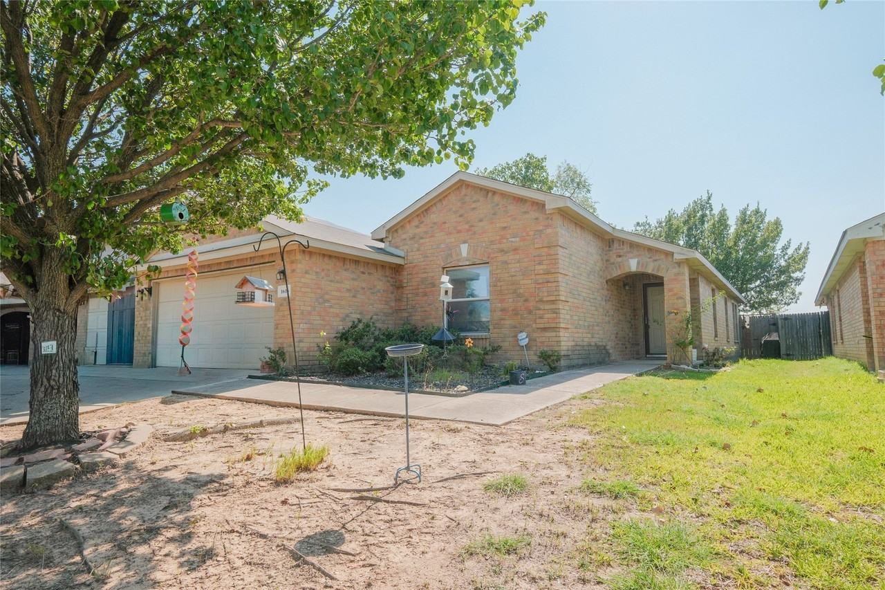 1616 Wind Star Way - Photo 2 of 29