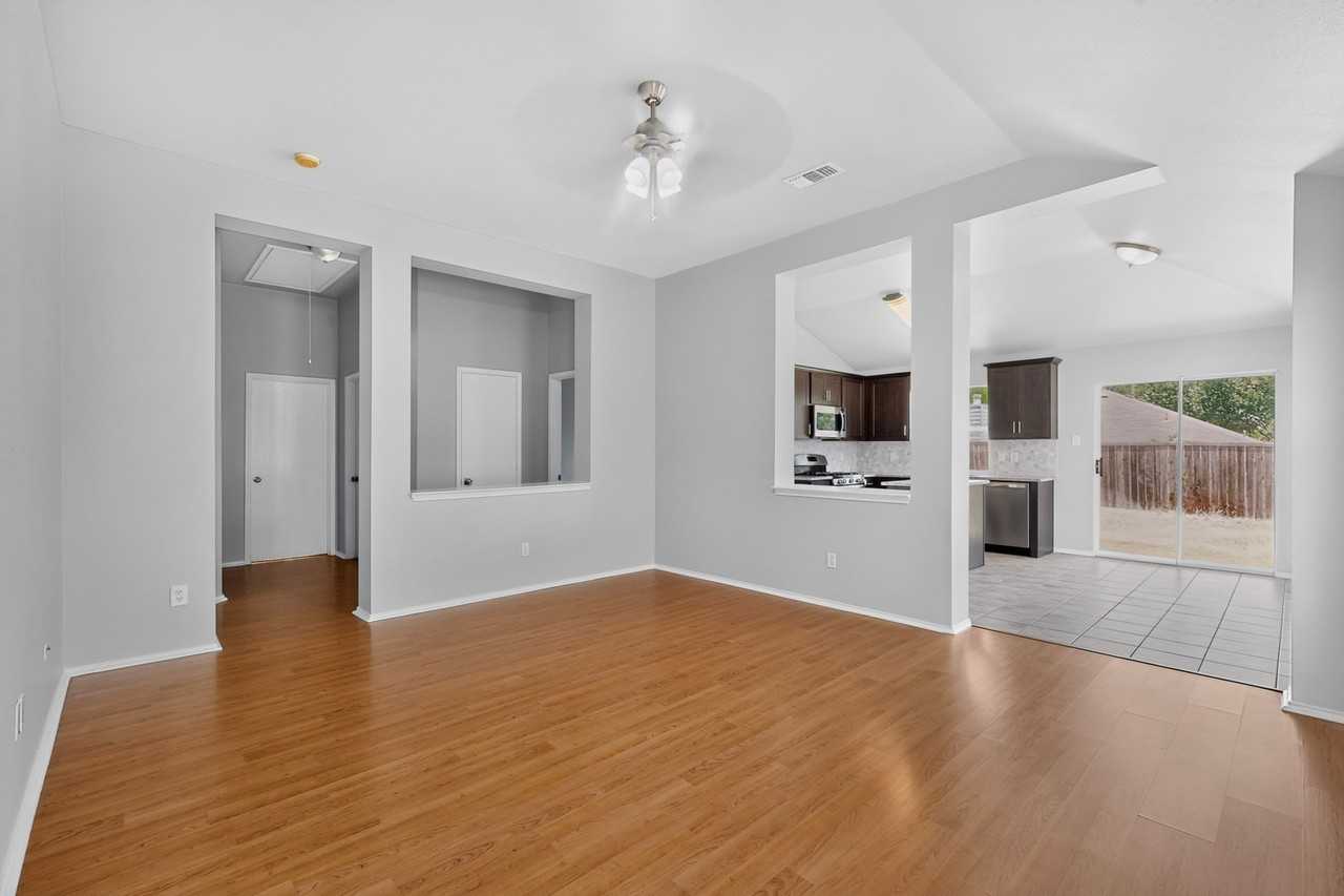 9012 Boone Dr - Photo 5 of 34