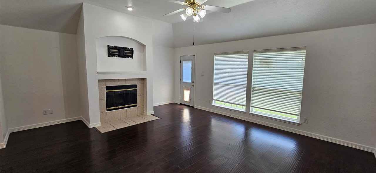 1503 Heather Brook Dr - Photo 6 of 16