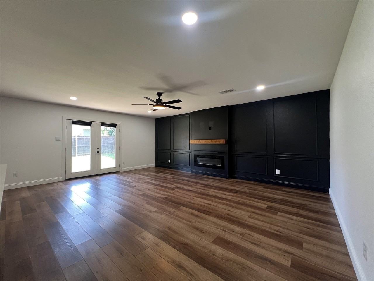 1809 Pilot Way - Photo 2 of 17