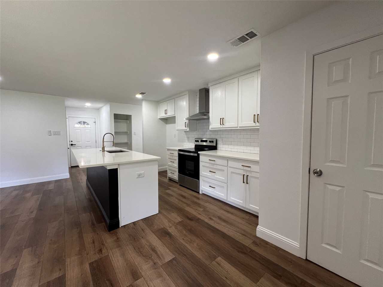 1809 Pilot Way - Photo 6 of 17