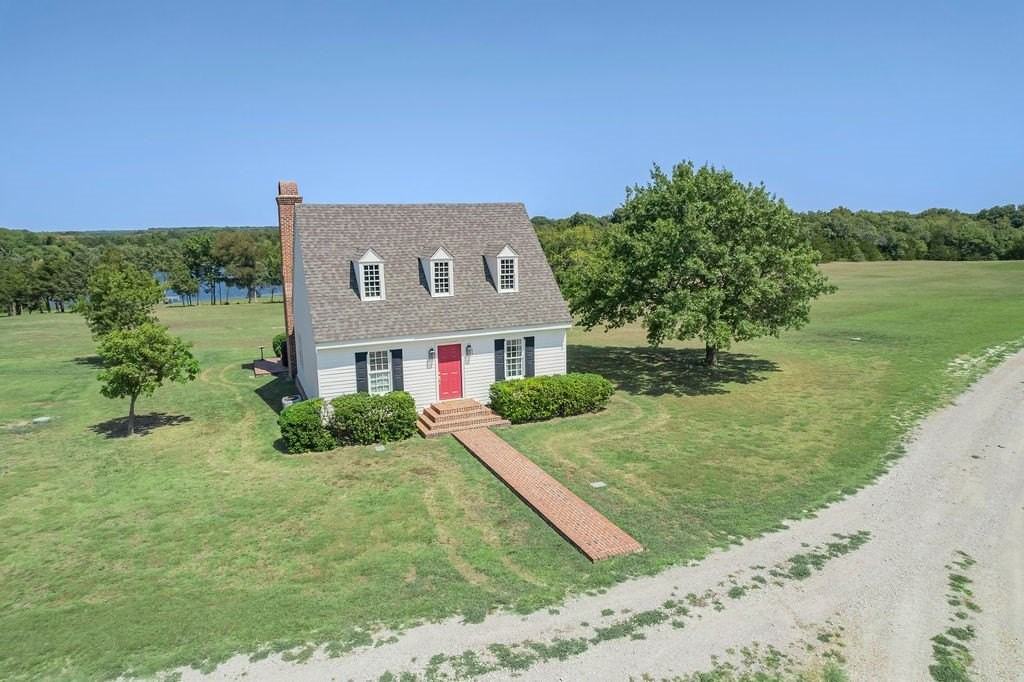 737 Gattis Ln - Photo 3 of 40