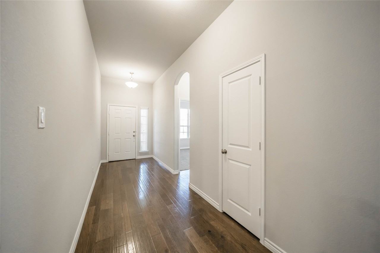 3716 Peach Blossom Rd - Photo 5 of 34