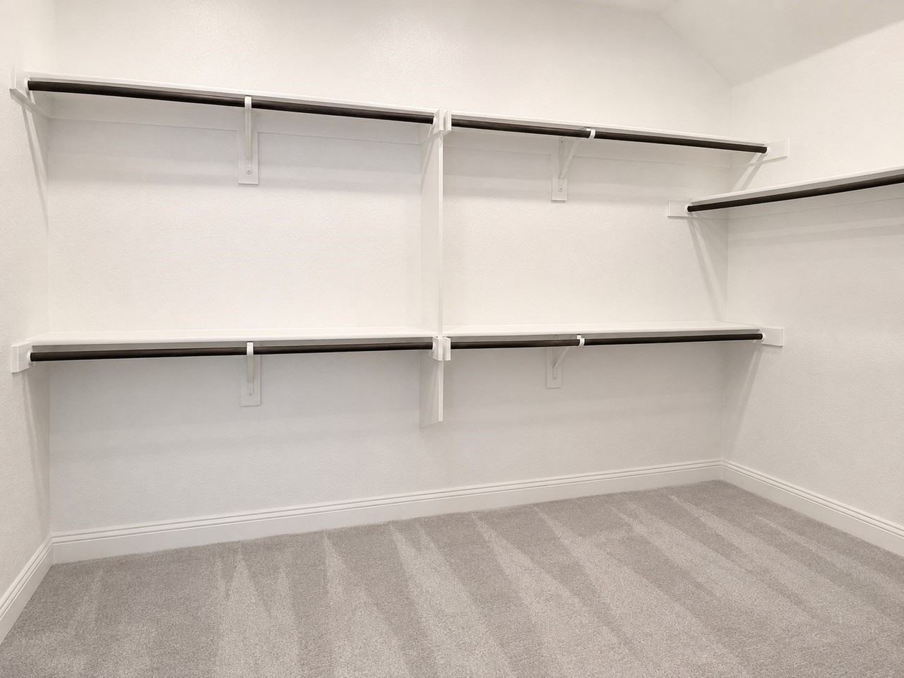 1012 Bessie Dr - Photo 5 of 19
