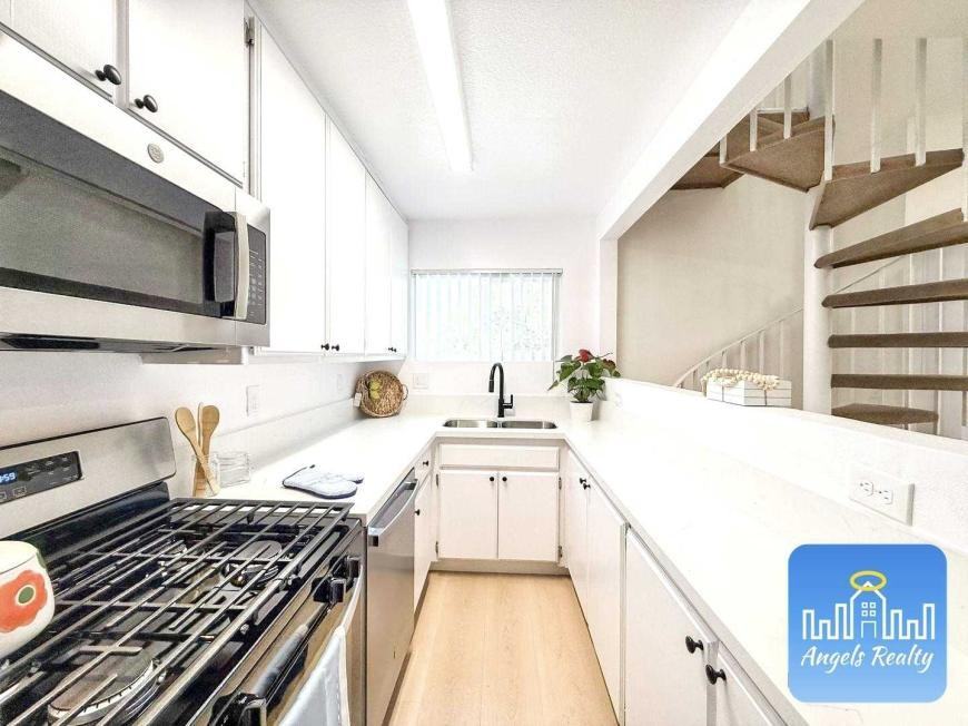 4414 Stern Ave - Photo 7 of 10