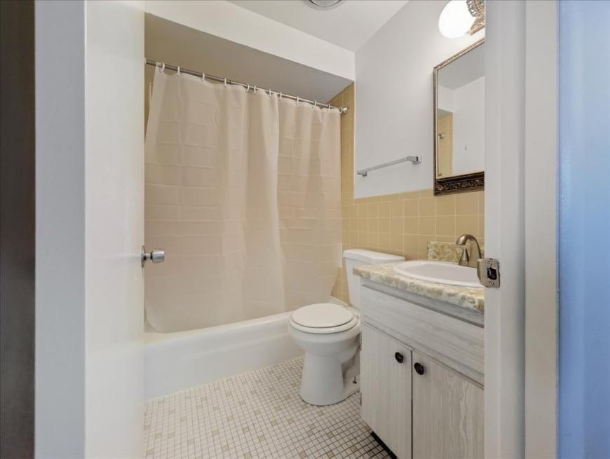 126 W Washington St - Photo 5 of 10
