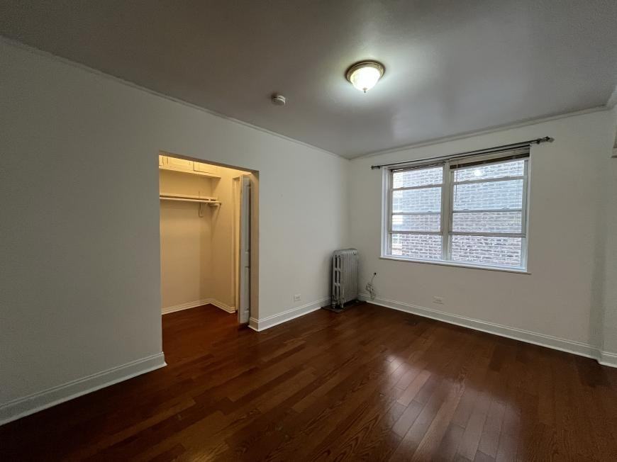 4060 N Kenmore Ave - Photo 2 of 7