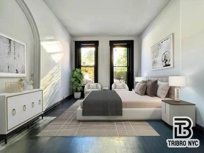 332 W 46th St - Photo 3 of 7