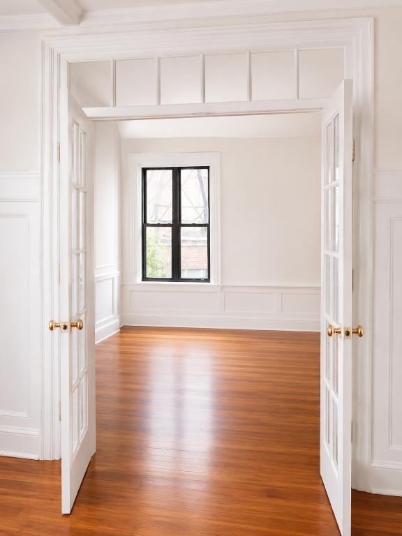 550 Riverside Dr - Photo 2 of 9